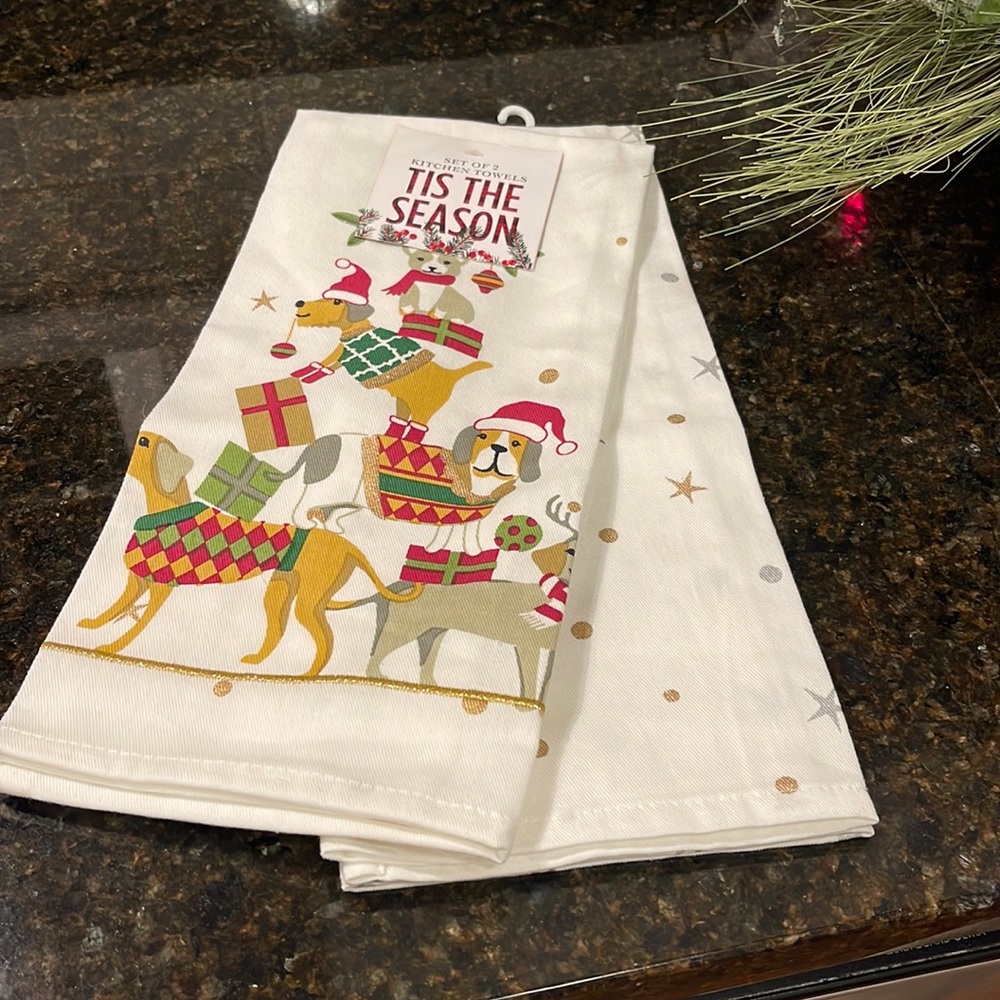 Holiday Dogs Tea Towels new with tags